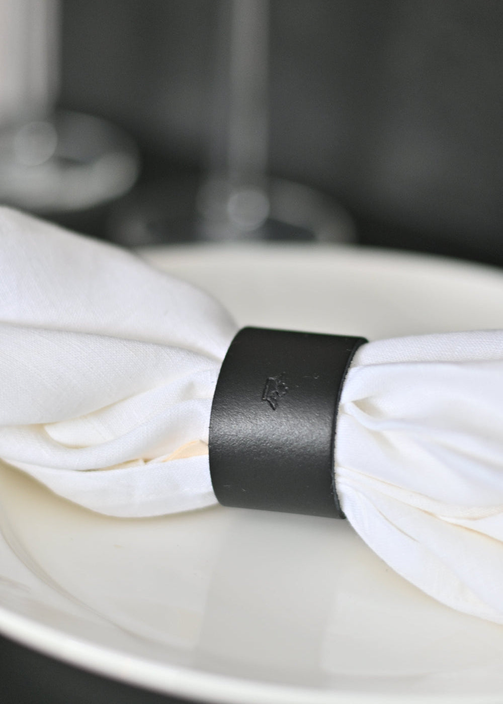 Serviettenring aus Leder, schwarz, 4er-Set
